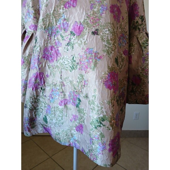 Tuckernuck Floral Jacquard Bell Sleeve Blouse Beige Pink Green Top Size Large - Picture 9 of 16